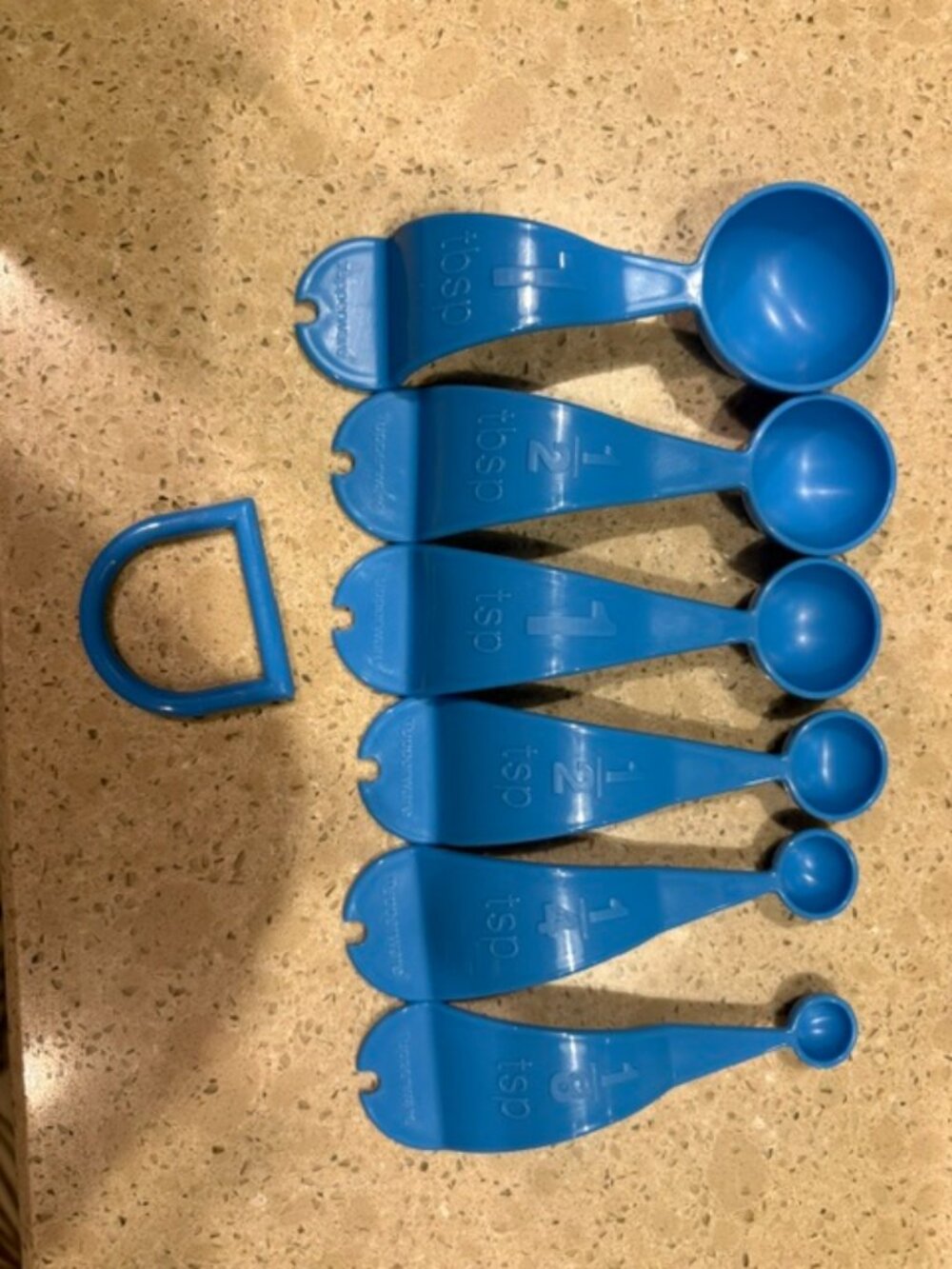 TUPPERWARE MEASURING SPOON SET